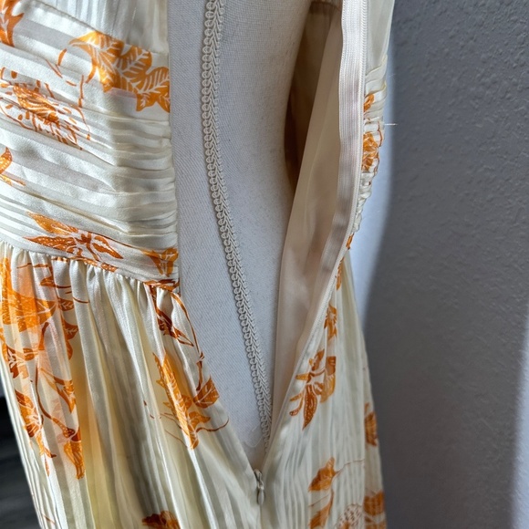Laundry by Shelli Regal cream & orange floral Dress size 8 - Picture 9 of 10
